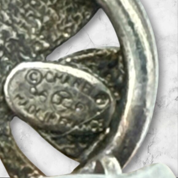 Chanel Vintage CC Drop Clover Clip-On Earring - Picture 5 of 5